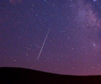 perseid-meteor-cp-715370 Perseid iznad Kalifornije, 2009. godine (Kevin Clifford/Associated Press)