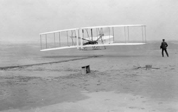 Prvi uspešan let avionom braće Rajt 7 Prvi uspešan let avionom braće Rajt 1