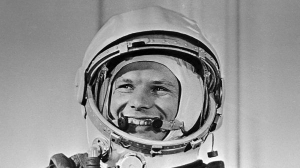 This image has an empty alt attribute; its file name is gagarin-600x337.jpg